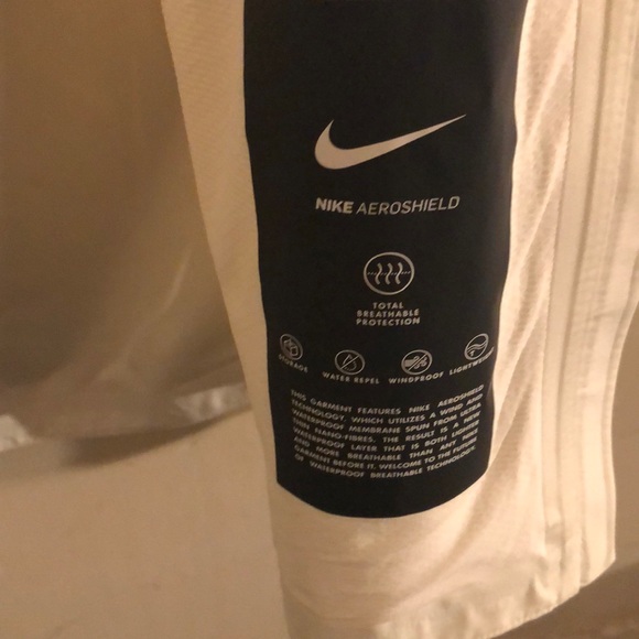 Nike Aero Shield Jacket - Picture 5 of 13